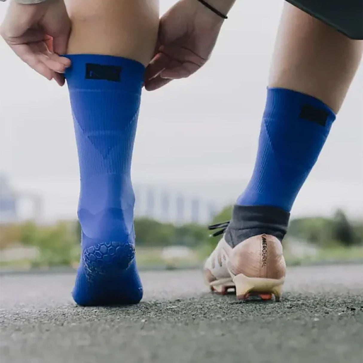 Fussballstulpen und Socken Grösse 42-47 Blau Set Tubxx und GripSoxx