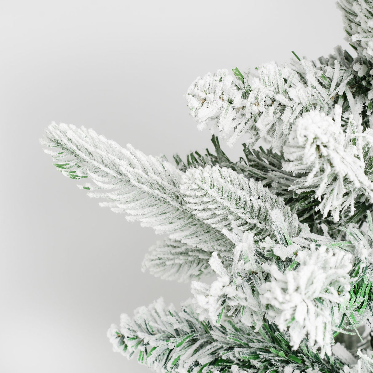 Weihnachtsbaum 90cm mit Schnee und LED Kunsttanne Tisch-Christbaum