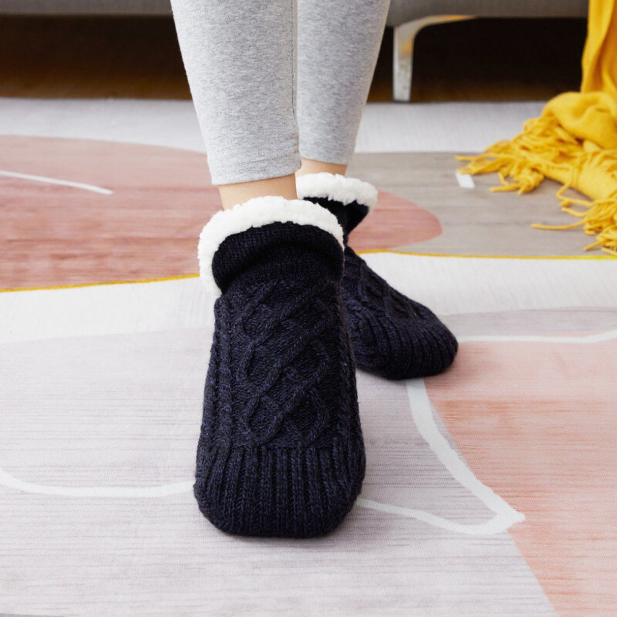 Hausschuhe Gr. 39-42 Kuschelsocken Wintersocken Fuzzy-Socken Pantoffeln